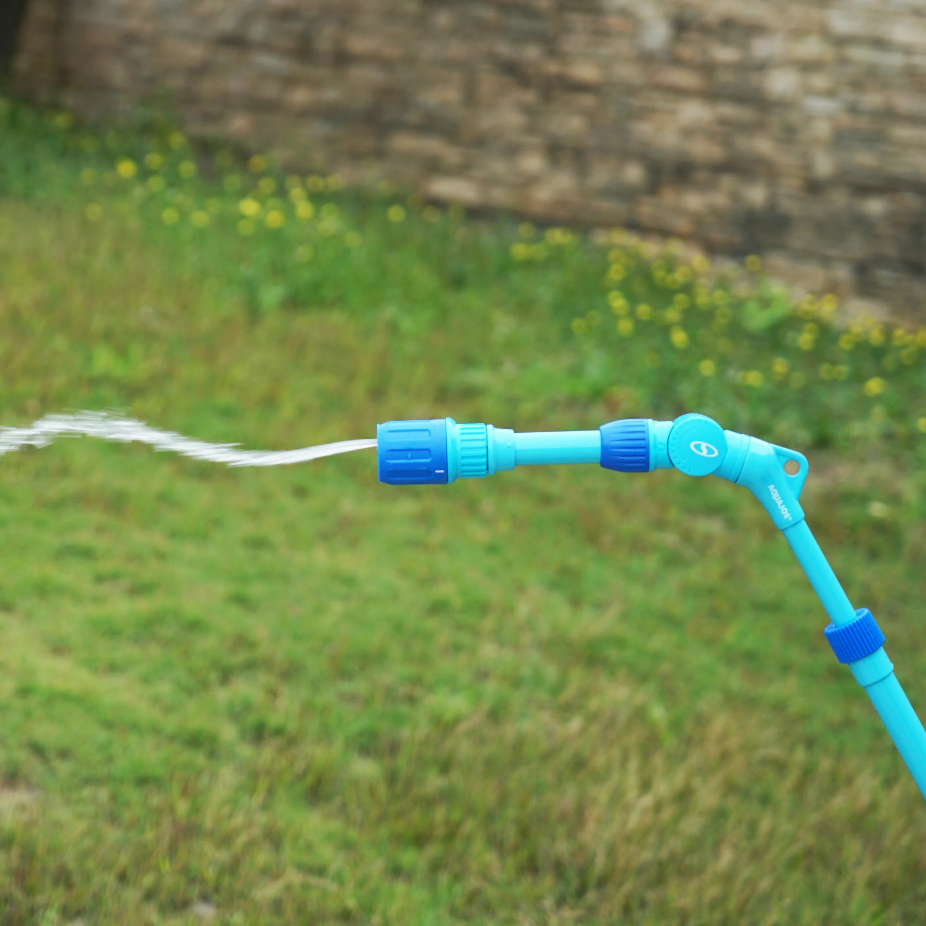 Aqua Joe AJ-TWB72 72-Inch Telescopic Tornado Water Blaster | 3 Spray Patterns | Tornado High-Speed Spin Jet | For use with any garden hose - Image 3