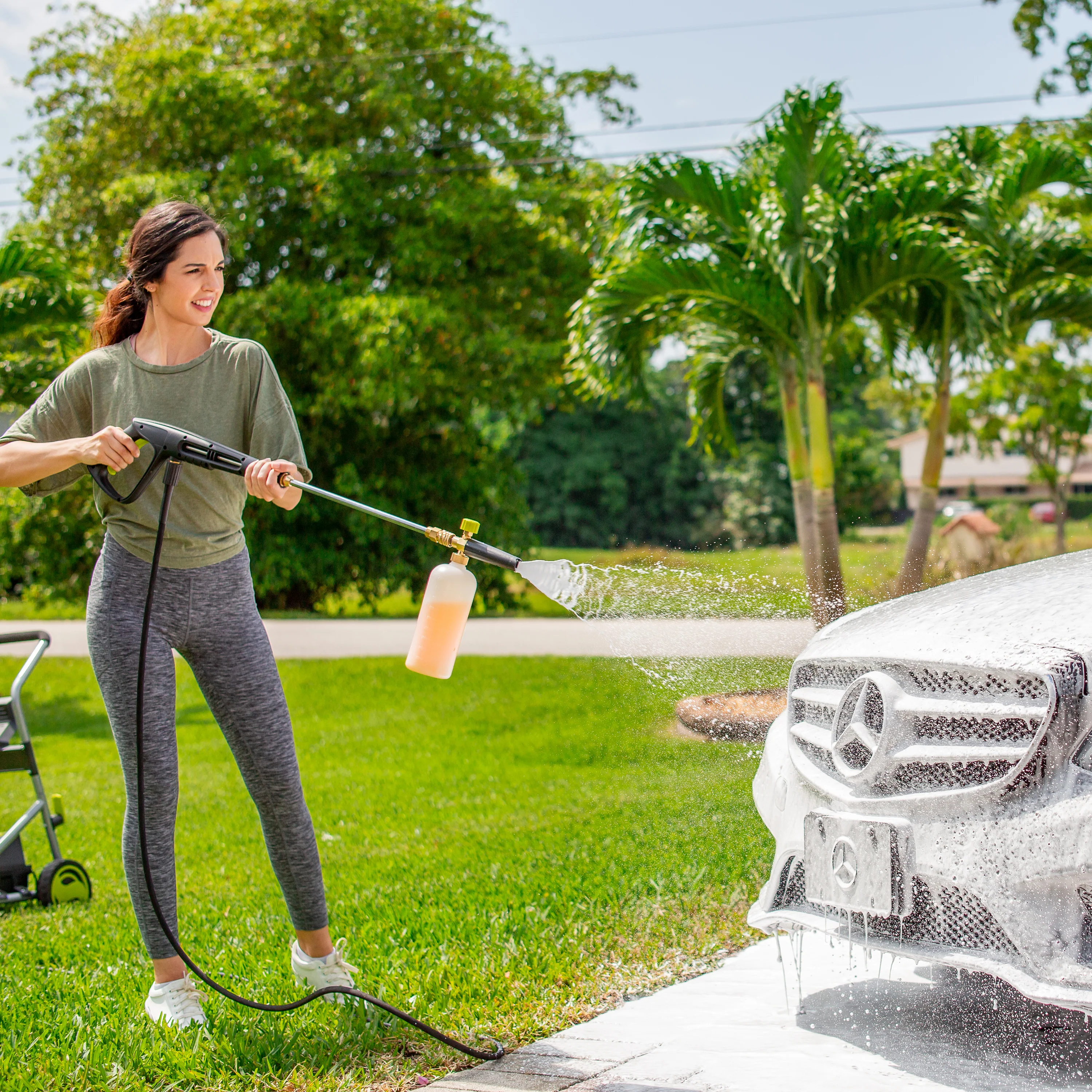 Sun Joe SPX-FC34-MXT Foam Cannon for SPX Series Electric Pressure Washers 34 Oz. | 1/4" Quick Connector | 5 Quick Connect Nozzle Tips - Image 18