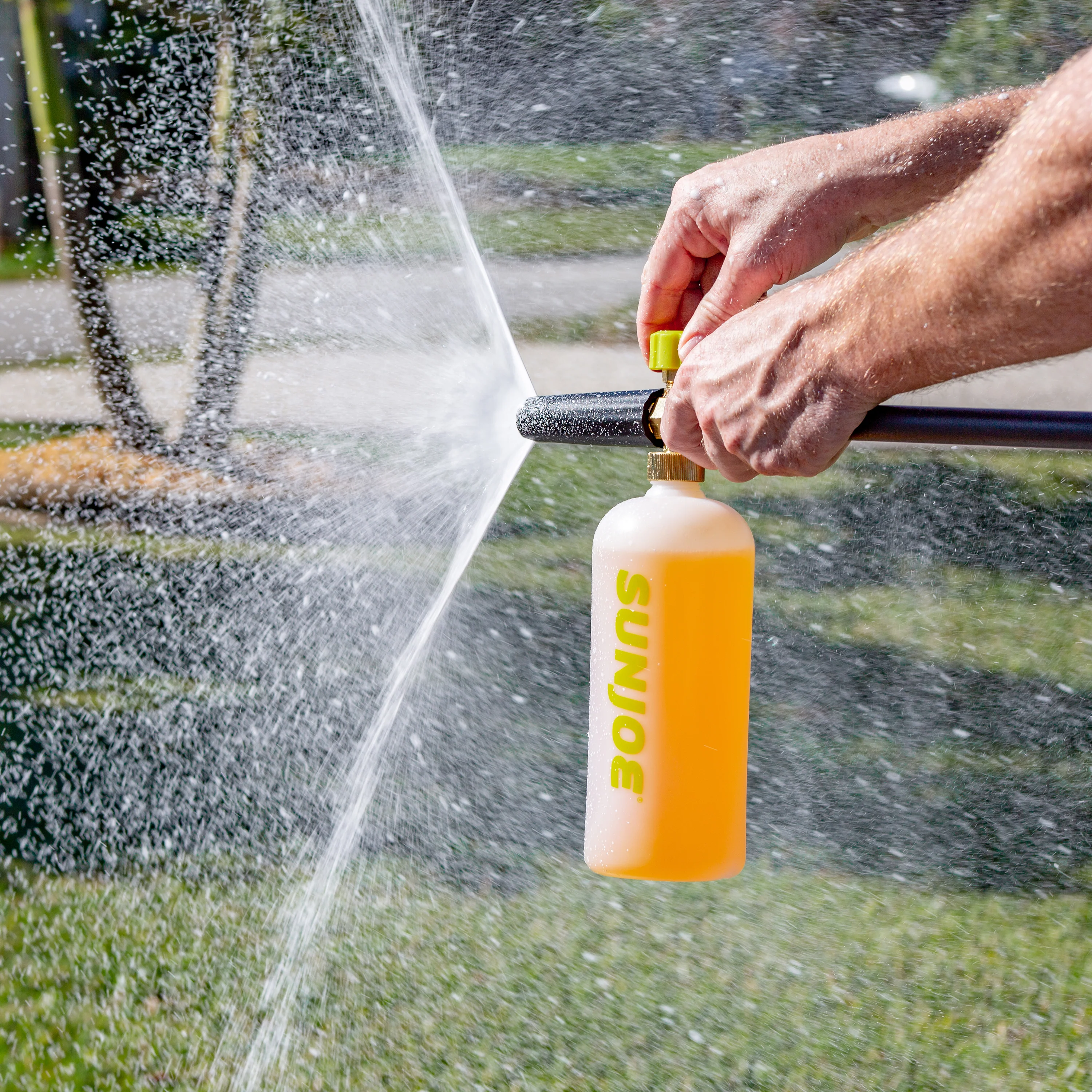 Sun Joe SPX-FC34-PRO Foam Cannon for SPX Series Electric Pressure Washers 34 Oz. | Quick Connect | Adjustable Spray Nozzle - Image 10